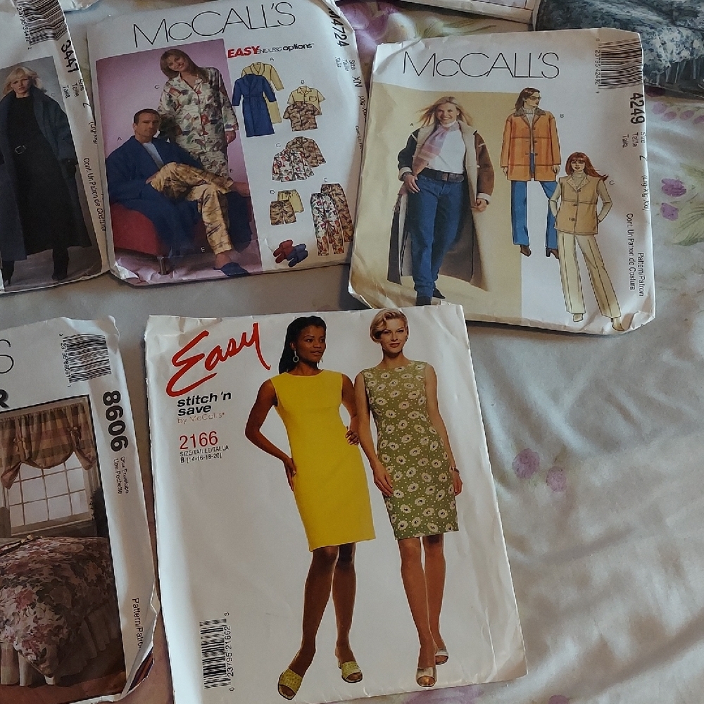 McCall's Vintage Sewing Patterns Collection #4 - Picture 9 of 11